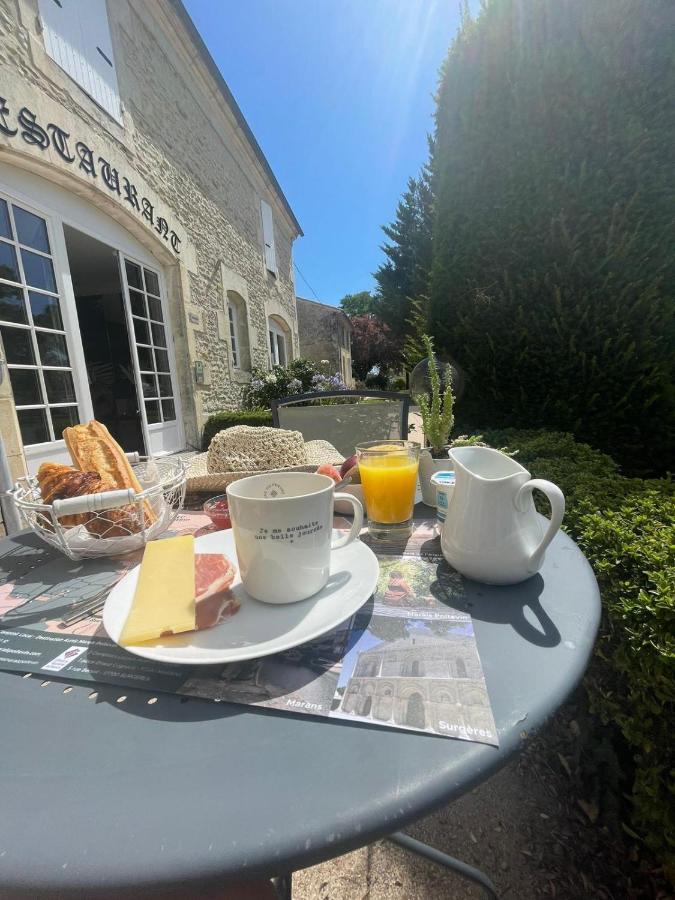 Logis Domaine Du Prieure Hotel Tonnay-Boutonne Luaran gambar